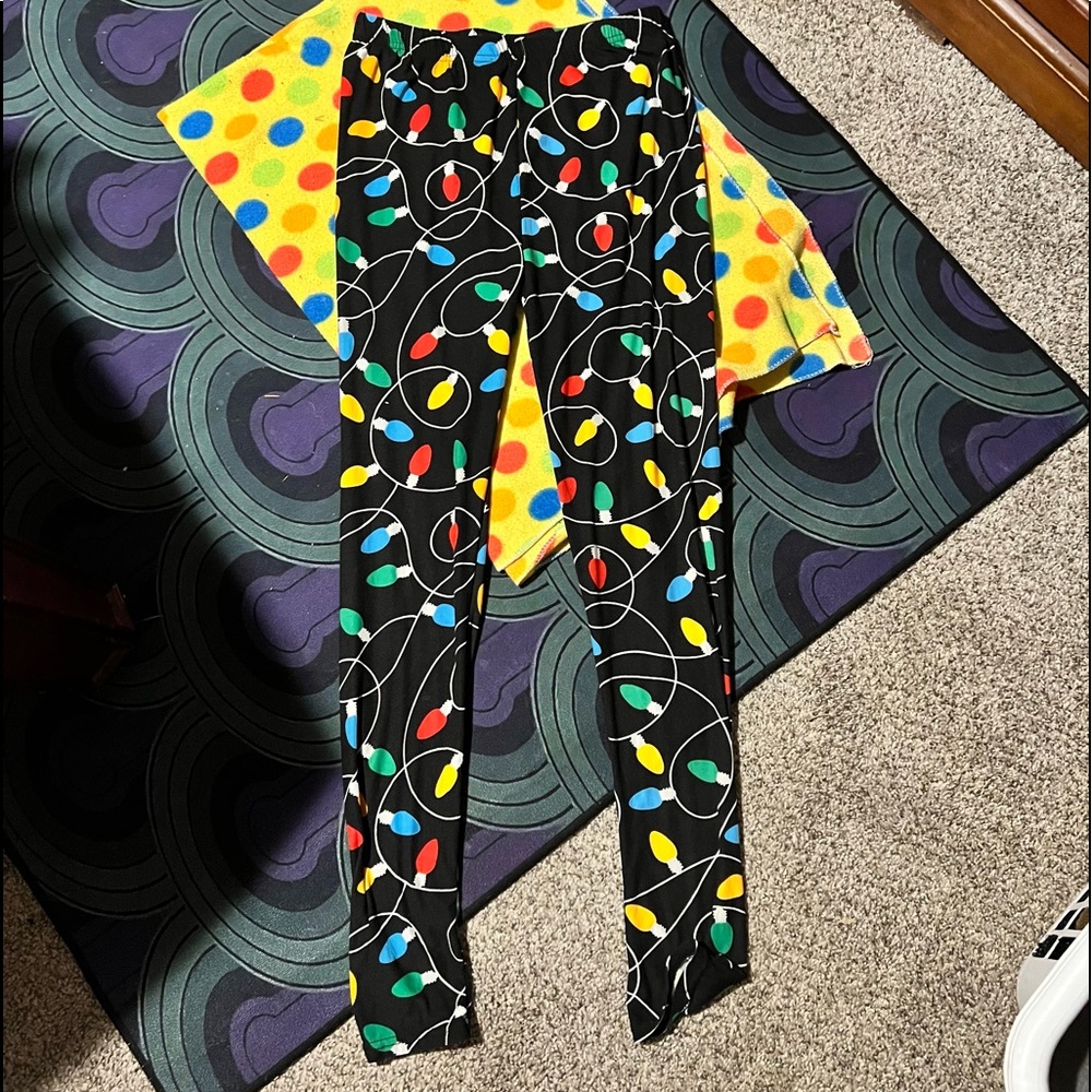 Ladies size S light bulb polyester leggings.